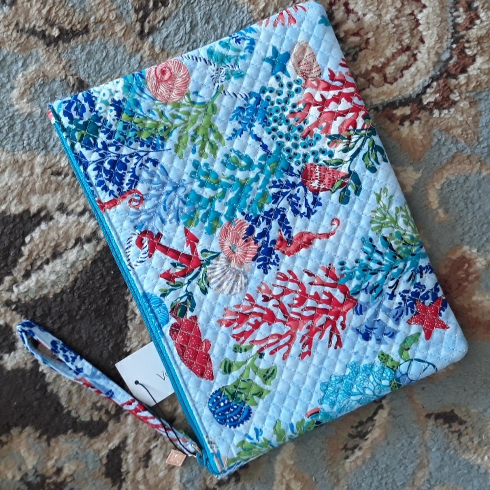 7x*Host Pick*Vera Bradley adorable wristlet - Picture 2 of 16